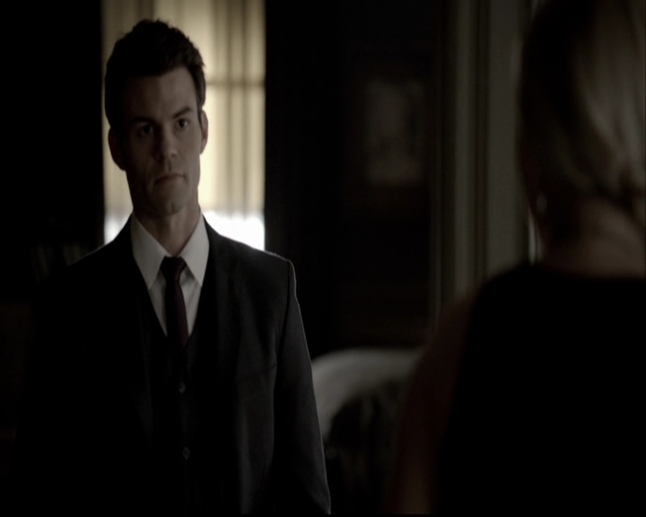 VampireDiariesWorld-dot-org_TheOriginalsS1-TheOriginalVampires-ABiteSizesStory0241.jpg