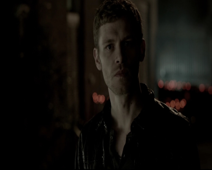 VampireDiariesWorld-dot-org_TheOriginalsS1-TheOriginalVampires-ABiteSizesStory0260.jpg
