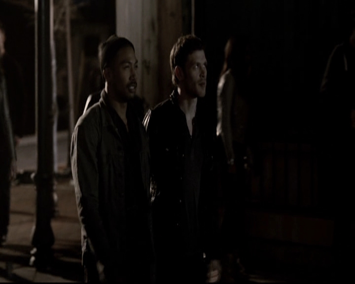 VampireDiariesWorld-dot-org_TheOriginalsS1-TheOriginalVampires-ABiteSizesStory0272.jpg