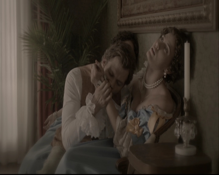 VampireDiariesWorld-dot-org_TheOriginalsS1-TheOriginalVampires-ABiteSizesStory0283.jpg