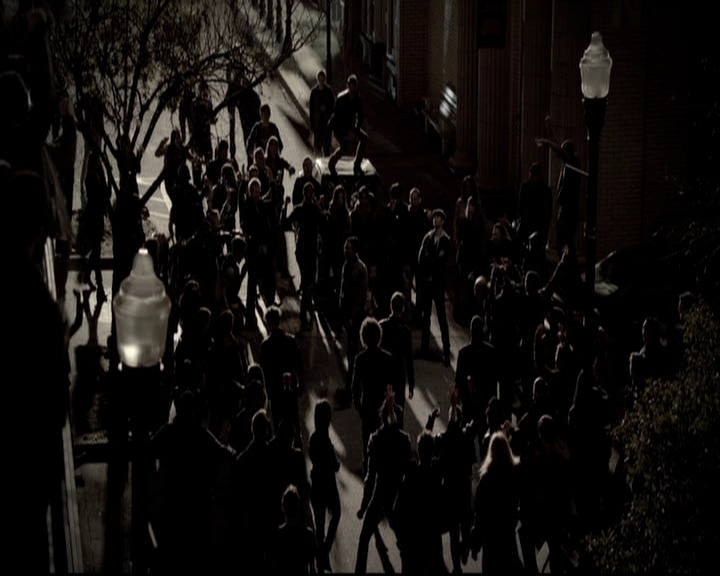 VampireDiariesWorld-dot-org_TheOriginalsS1-TheOriginalVampires-ABiteSizesStory0286.jpg