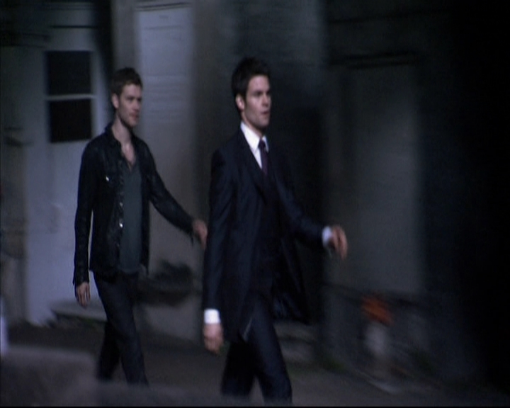 VampireDiariesWorld-dot-org_TheOriginalsS1-TheOriginals-Origins0171.jpg