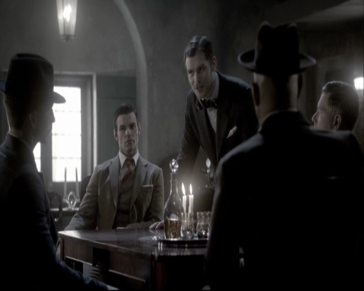 VampireDiariesWorld-dot-org_TheOriginalsS1-TheOriginalsRemixingHistory0262.jpg