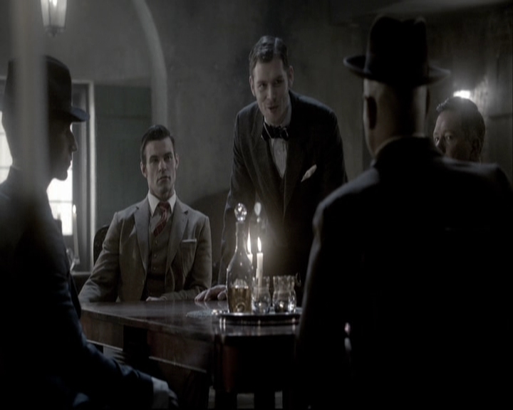 VampireDiariesWorld-dot-org_TheOriginalsS1-TheOriginalsRemixingHistory0264.jpg
