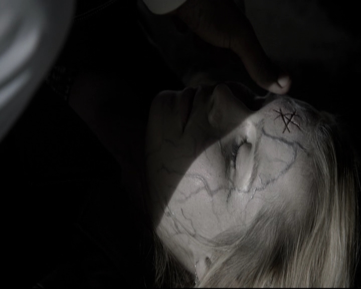 VampireDiariesWorld-dot-org_TheOriginalsS1-TheOriginalsRemixingHistory0277.jpg