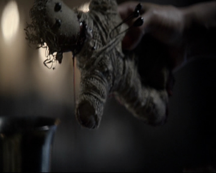 VampireDiariesWorld-dot-org_TheOriginalsS1-TheOriginalsRemixingHistory0285.jpg