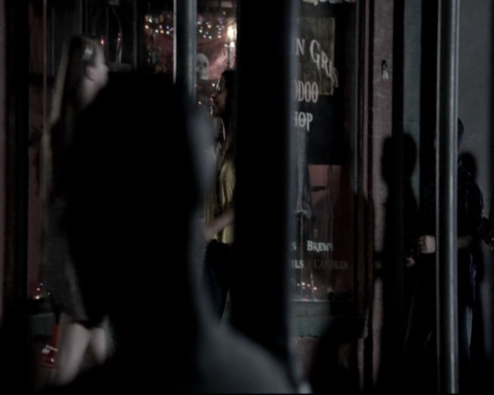 VampireDiariesWorld-dot-org_TheOriginalsS1-TheOriginalsRemixingHistory0287.jpg