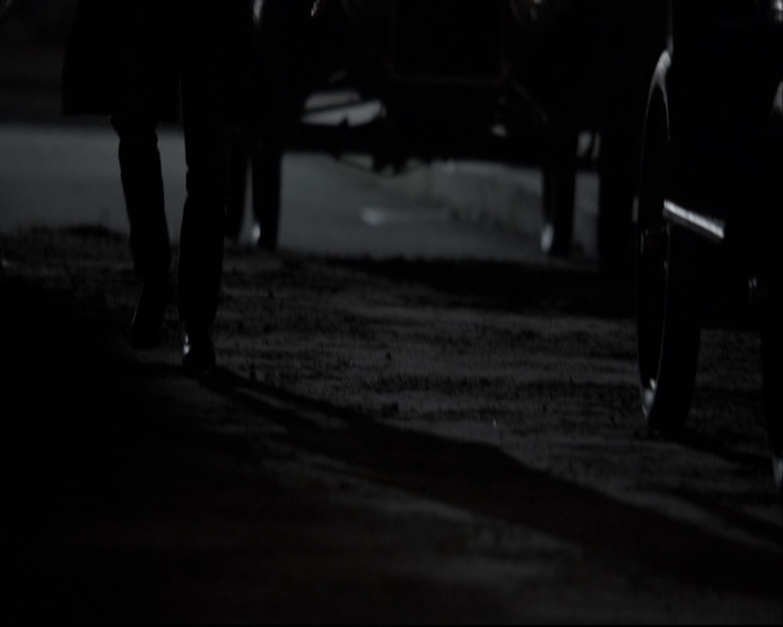VampireDiariesWorld-dot-org_TheOriginalsS1-TheOriginalsRemixingHistory0427.jpg