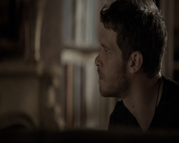 VampireDiariesWorld-dot-nl_TheOriginals-2x01Rebirth2203.jpg