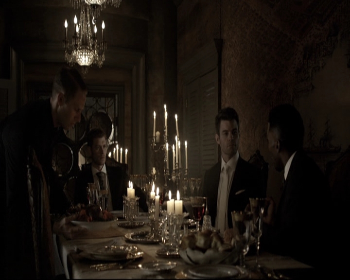 VampireDiariesWorld-dot-nl_TheOriginals-2x03EveryMothersSon1252.jpg