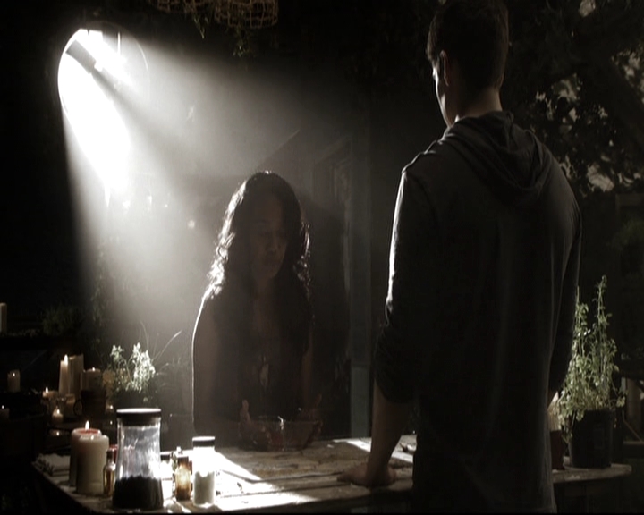VampireDiariesWorld-dot-nl_TheOriginals-2x04LiveAndLetDie0447.jpg