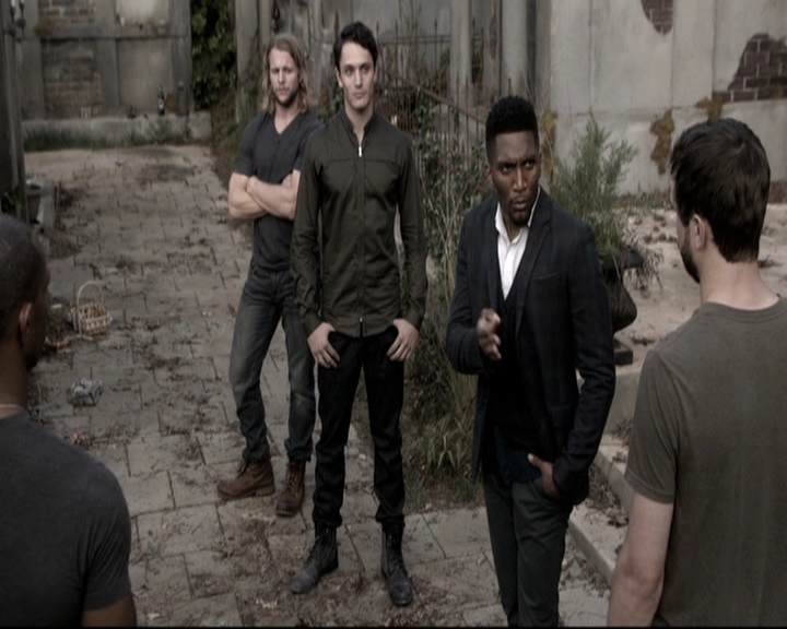 VampireDiariesWorld-dot-nl_TheOriginals-2x04LiveAndLetDie0616.jpg