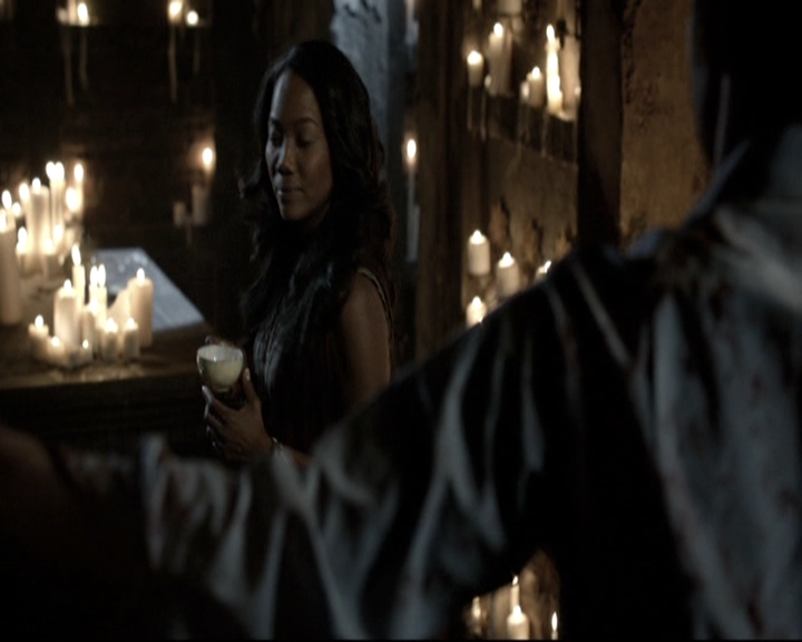VampireDiariesWorld-dot-nl_TheOriginals-2x05RedDoor0050.jpg