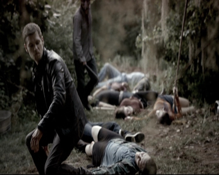 VampireDiariesWorld-dot-nl_TheOriginals-2x05RedDoor1302.jpg