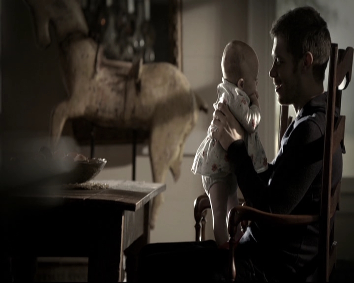 VampireDiariesWorld_dot_nl-TheOriginals_2x09TheMapOfMoments0621.jpg