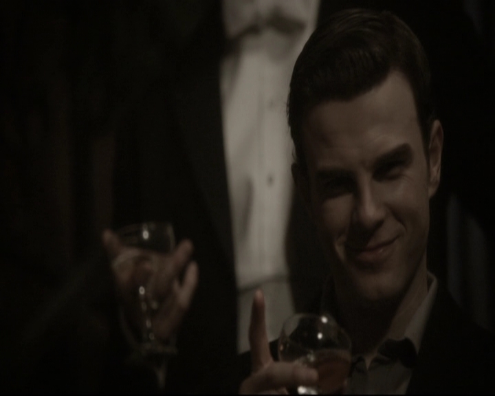 VampireDiariesWorld_dot_nl-TheOriginals_2x09TheMapOfMoments1943.jpg