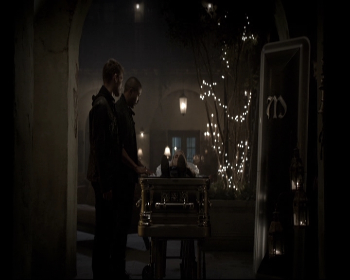 VampireDiariesWorld_dot_nl-TheOriginals_2x09TheMapOfMoments2203.jpg