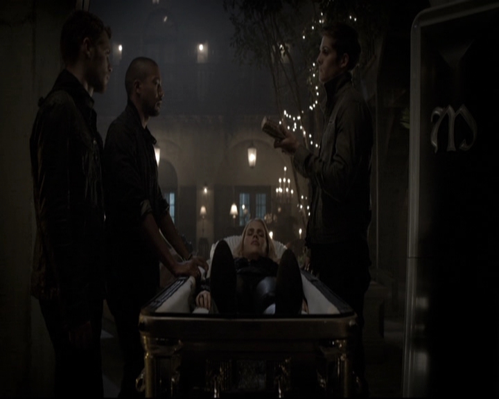 VampireDiariesWorld_dot_nl-TheOriginals_2x09TheMapOfMoments2214.jpg