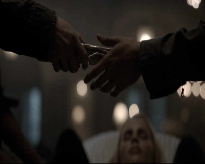 VampireDiariesWorld_dot_nl-TheOriginals_2x09TheMapOfMoments2222.jpg