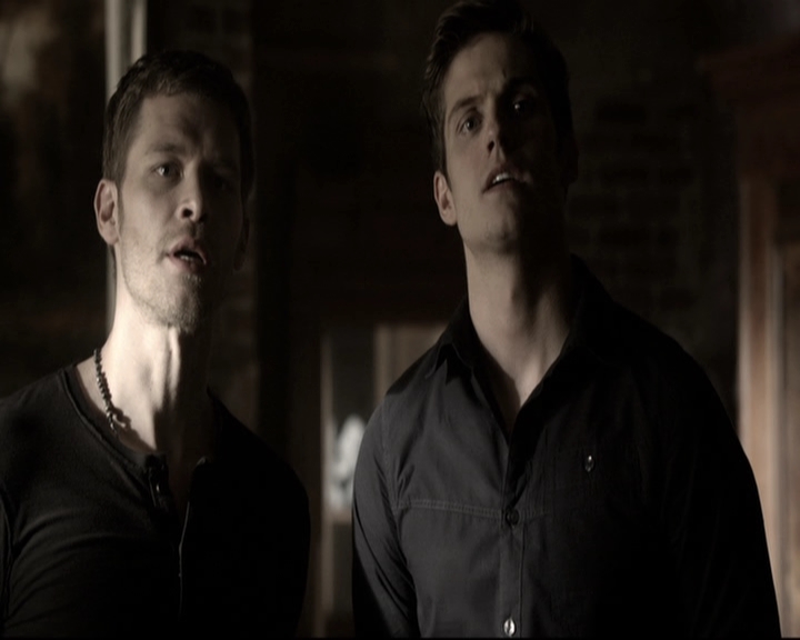 VampireDiariesWorld_dot_nl-TheOriginals_2x10GonnaSetYourFlagOnFire0506.jpg