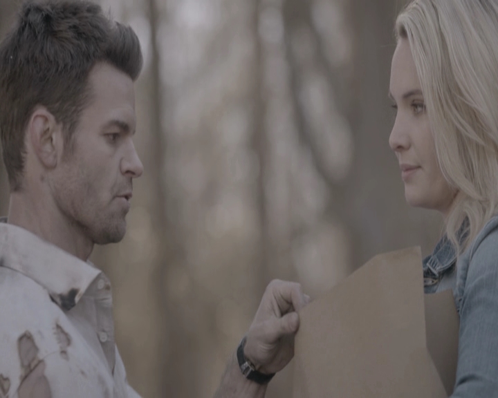 VampireDiariesWorld-dot-nl_TheOriginals-2x14ILoveYouGoodbye-DeletedScenes0015.jpg