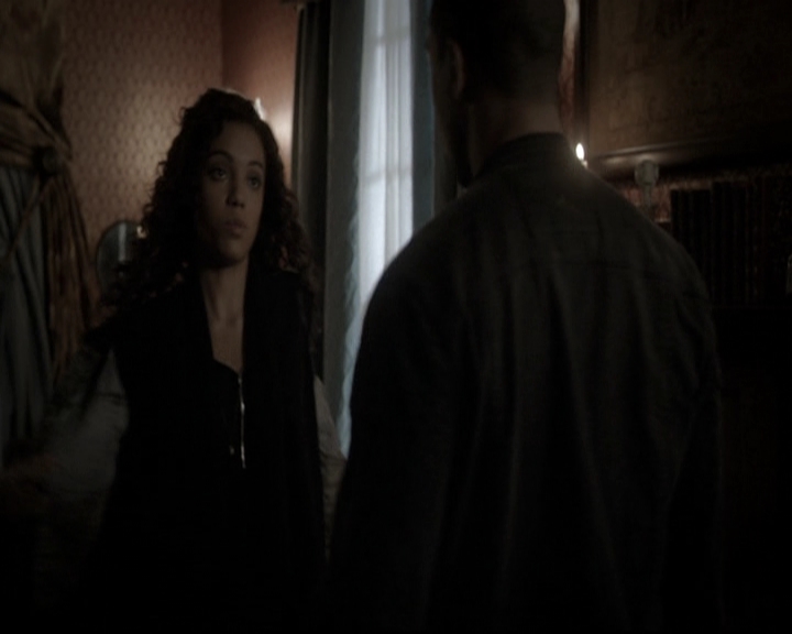VampireDiariesWorld_dot_nl-TheOriginals_2x16SaveMySoul2023.jpg