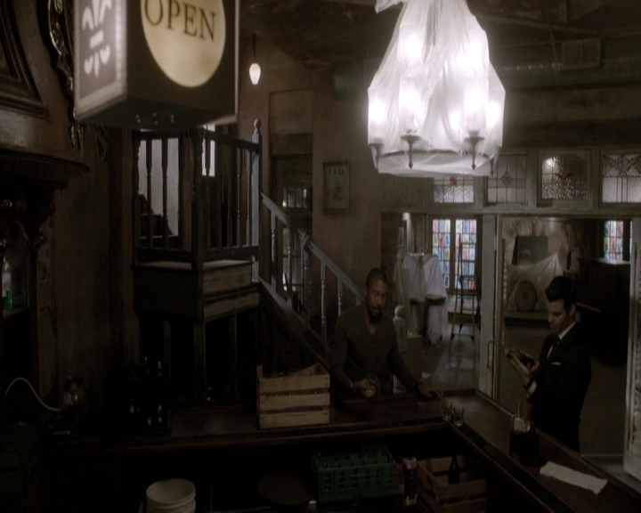 VampireDiariesWorld-dot-nl_TheOriginals-2x18NightHasAThousandEyes-DeletedScenes0008.jpg