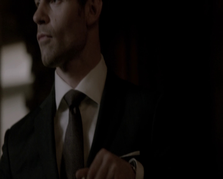 VampireDiariesWorld-dot-nl_TheOriginals-2x18NightHasAThousandEyes-DeletedScenes0041.jpg