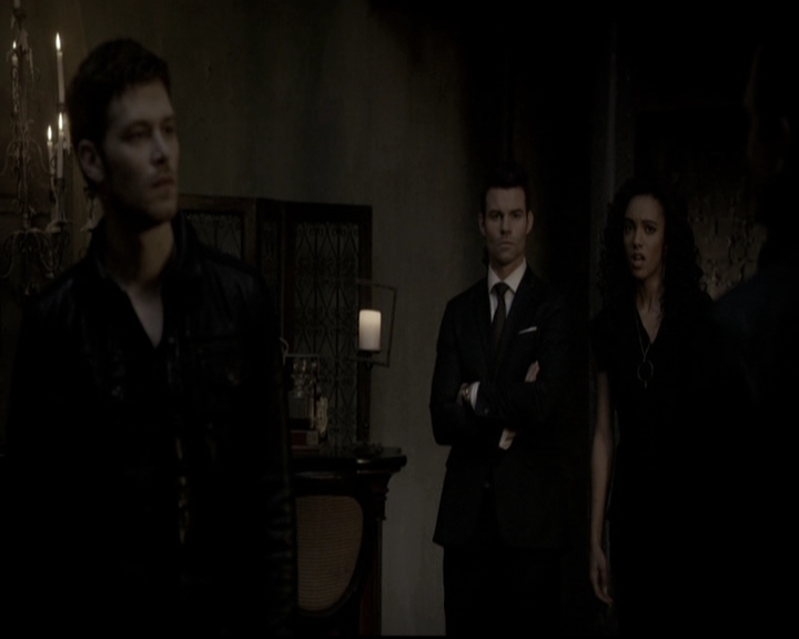 VampireDiariesWorld_dot_nl-TheOriginals_2x18NightHasAThousandEyes1968.jpg