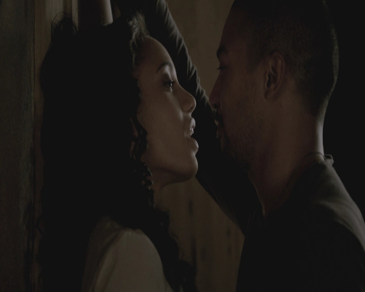 VampireDiariesWorld-dot-nl_TheOriginals-2x20CityBeneathTheSea-DeletedScenes0021.jpg