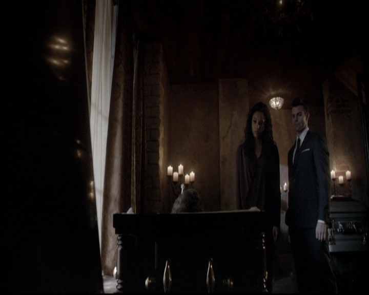 VampireDiariesWorld_dot_nl-TheOriginals_2x20CityBeneathTheSea0010.jpg