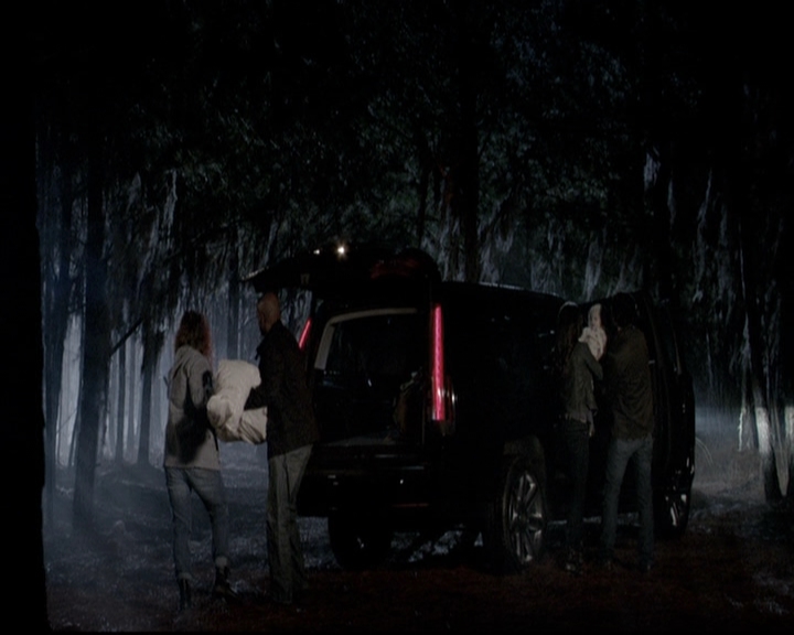 VampireDiariesWorld_dot_nl-TheOriginals_2x20CityBeneathTheSea0013.jpg
