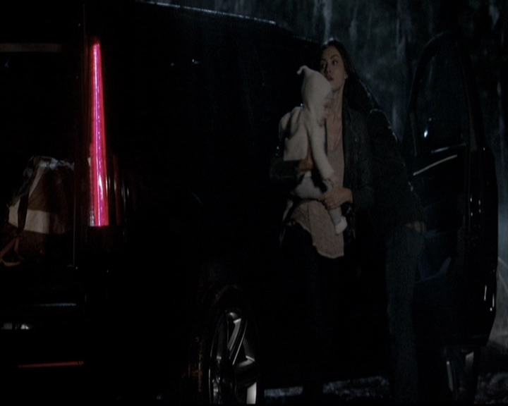 VampireDiariesWorld_dot_nl-TheOriginals_2x20CityBeneathTheSea0016.jpg
