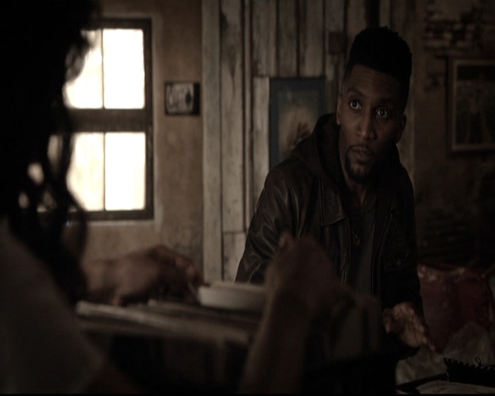 VampireDiariesWorld_dot_nl-TheOriginals_2x20CityBeneathTheSea0512.jpg