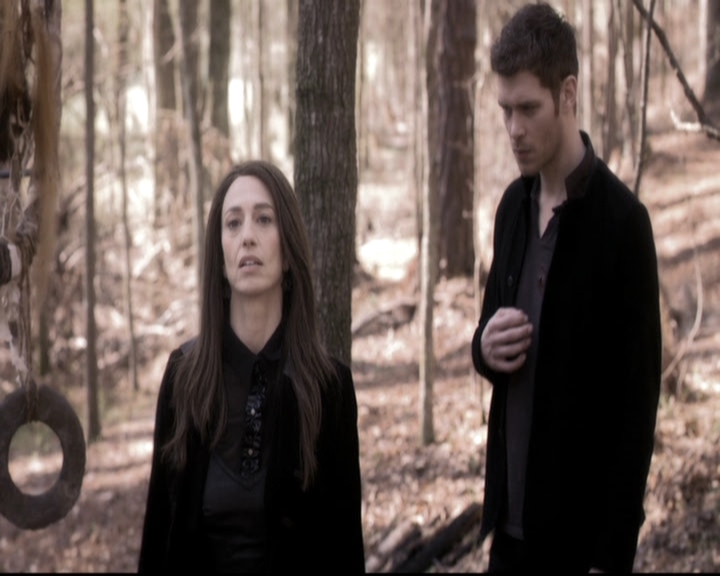 VampireDiariesWorld_dot_nl-TheOriginals_2x20CityBeneathTheSea1528.jpg