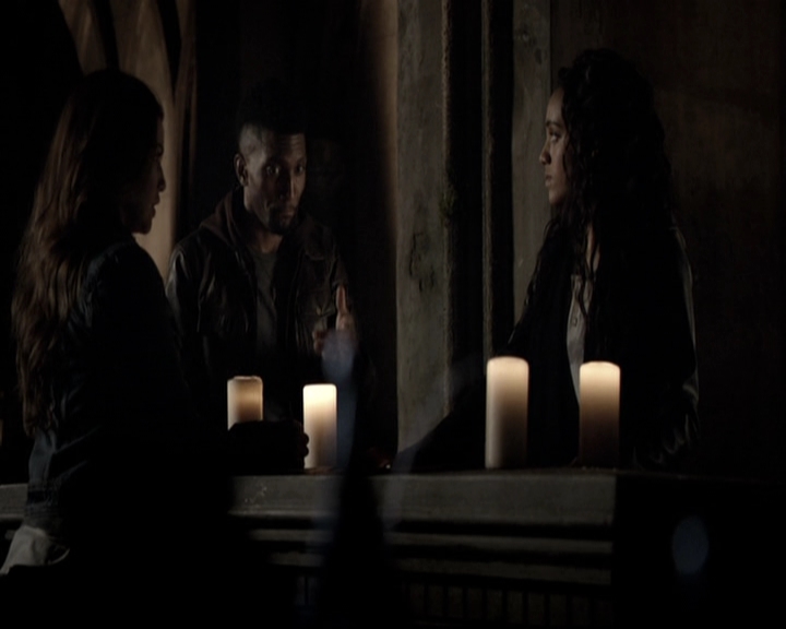 VampireDiariesWorld_dot_nl-TheOriginals_2x21FireWithFire0018.jpg