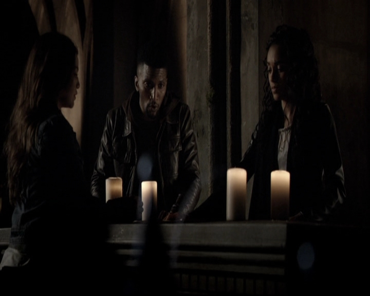 VampireDiariesWorld_dot_nl-TheOriginals_2x21FireWithFire0019.jpg
