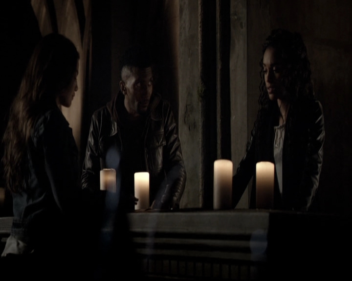 VampireDiariesWorld_dot_nl-TheOriginals_2x21FireWithFire0021.jpg