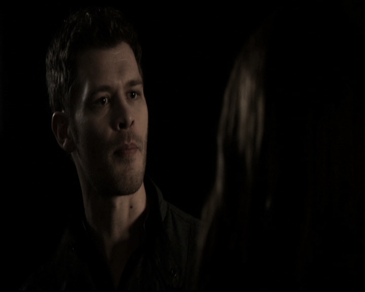 VampireDiariesWorld_dot_nl-TheOriginals_2x21FireWithFire0506.jpg