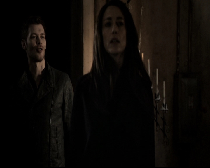 VampireDiariesWorld_dot_nl-TheOriginals_2x21FireWithFire0511.jpg