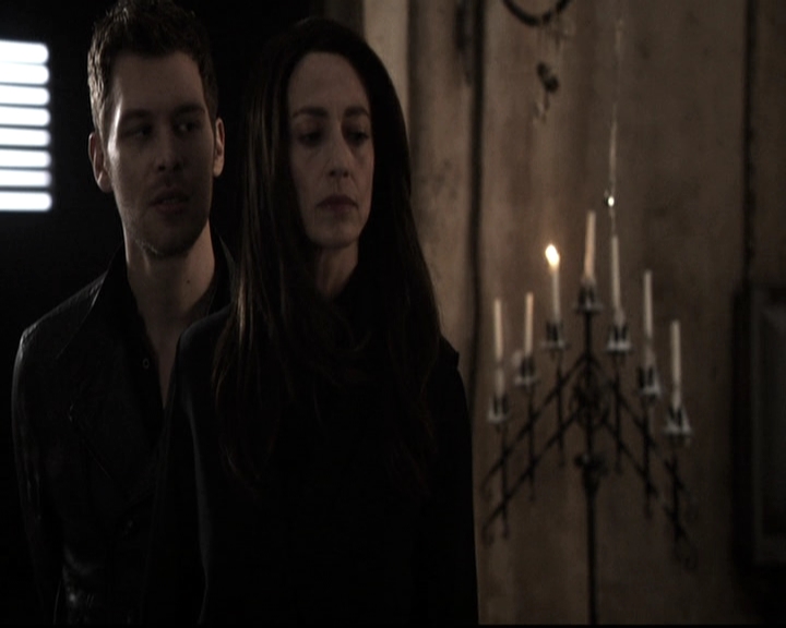 VampireDiariesWorld_dot_nl-TheOriginals_2x21FireWithFire0520.jpg
