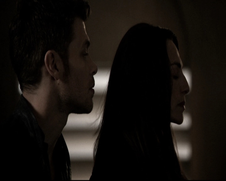 VampireDiariesWorld_dot_nl-TheOriginals_2x21FireWithFire0523.jpg