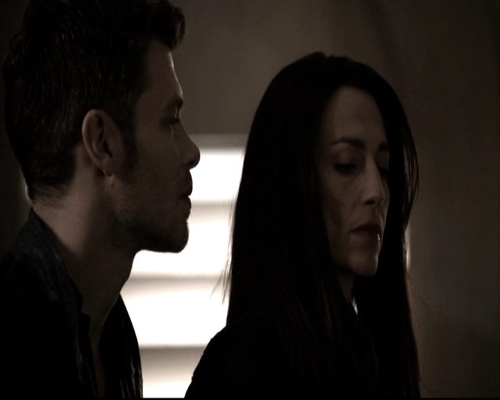 VampireDiariesWorld_dot_nl-TheOriginals_2x21FireWithFire0525.jpg