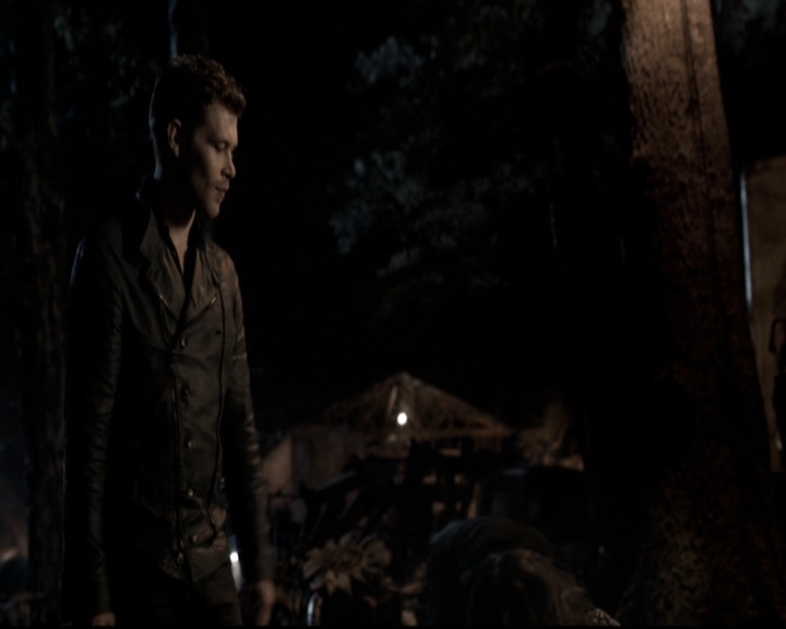 VampireDiariesWorld_dot_nl-TheOriginals_2x21FireWithFire1955.jpg
