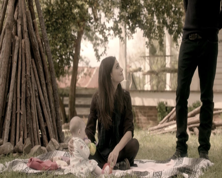 VampireDiariesWorld-dot-nl_TheOriginals-2x22AshesToAshes-DeletedScenes0012.jpg