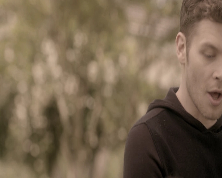 VampireDiariesWorld-dot-nl_TheOriginals-2x22AshesToAshes-DeletedScenes0022.jpg