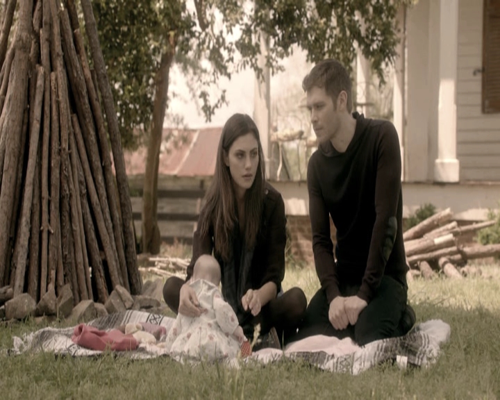 VampireDiariesWorld-dot-nl_TheOriginals-2x22AshesToAshes-DeletedScenes0032.jpg