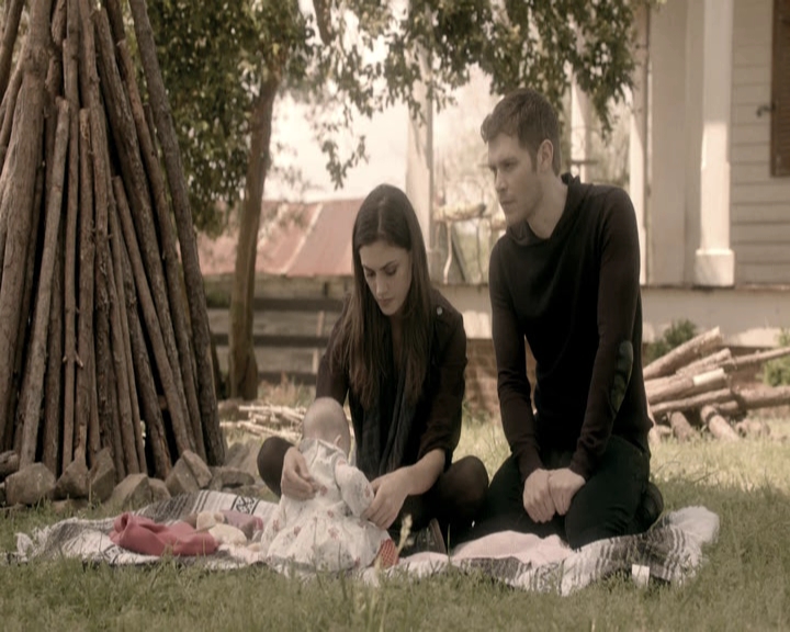 VampireDiariesWorld-dot-nl_TheOriginals-2x22AshesToAshes-DeletedScenes0033.jpg