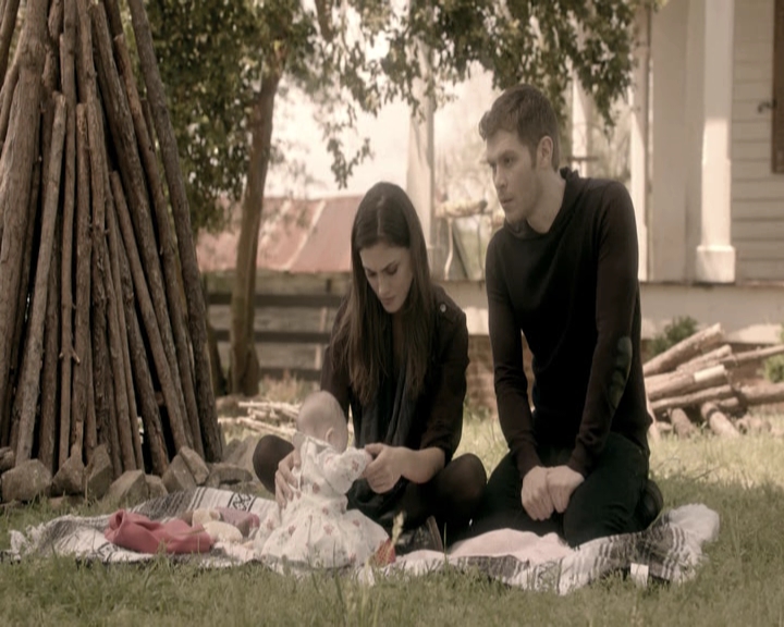VampireDiariesWorld-dot-nl_TheOriginals-2x22AshesToAshes-DeletedScenes0034.jpg