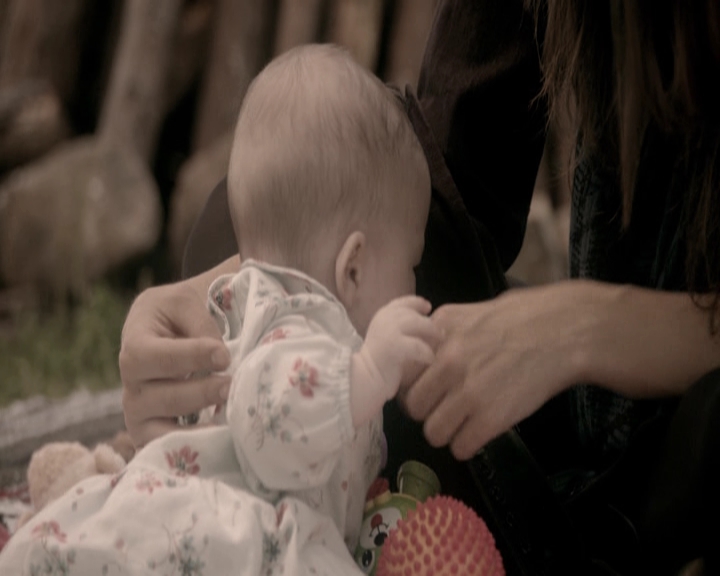 VampireDiariesWorld-dot-nl_TheOriginals-2x22AshesToAshes-DeletedScenes0045.jpg
